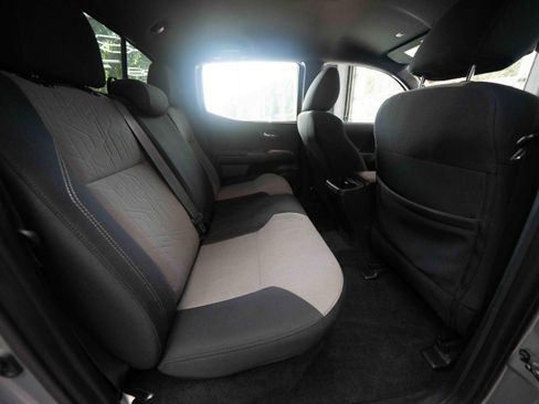 Used 2020 Toyota Tacoma TRD Sport AWD/4WD image 24