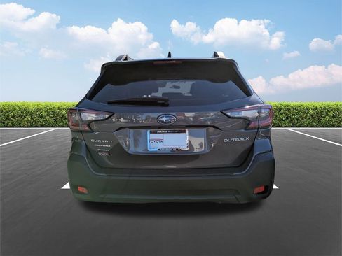 Used 2025 Subaru Outback Premium image 5