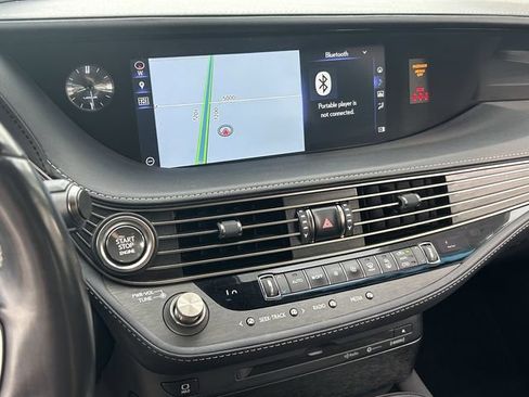 Used 2018 Lexus LS 500 w/ Accessory Package (Z2) RWD image 28