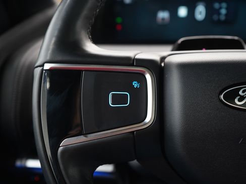 Used 2025 Ford Expedition Max Platinum w/ Stealth Appearance Package AWD/4WD image 31