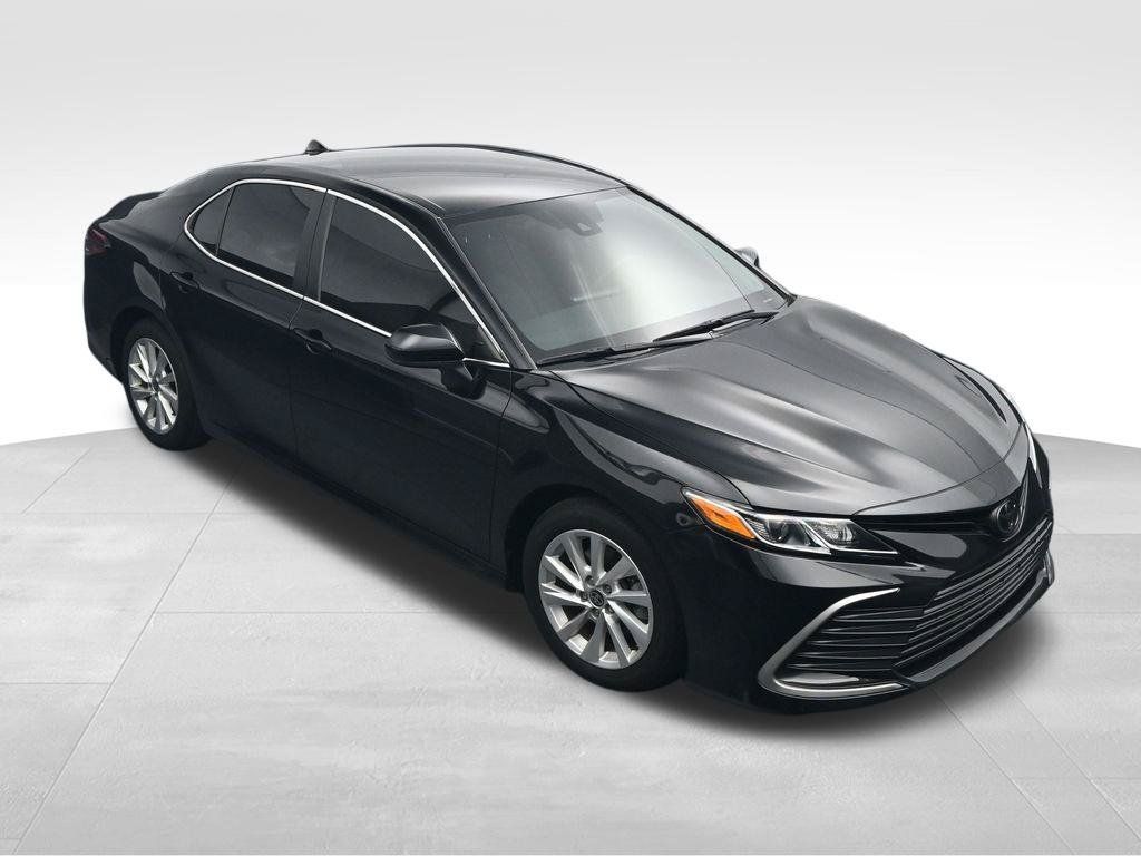 Used 2024 Toyota Camry LE FWD image 27