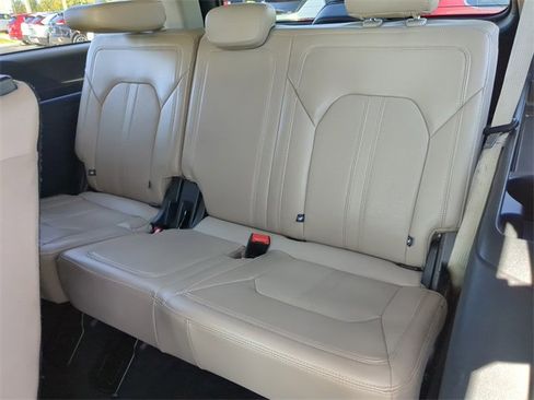 Used 2023 Ford Expedition Max Limited image 21