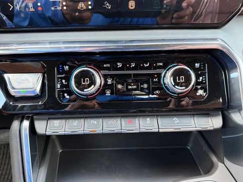 New 2026 GMC Sierra 2500 Denali Ultimate AWD/4WD image 14
