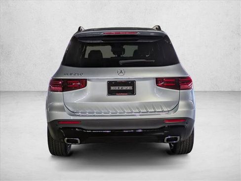 New 2026 Mercedes-Benz GLB 250 image 8