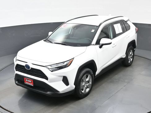 Used 2024 Toyota RAV4 XLE AWD/4WD image 36