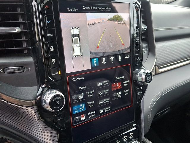 Used 2020 RAM 1500 Limited w/ Black Appearance Package AWD/4WD image 4