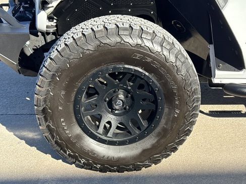 Used 2022 Jeep Wrangler Unlimited Rubicon image 15