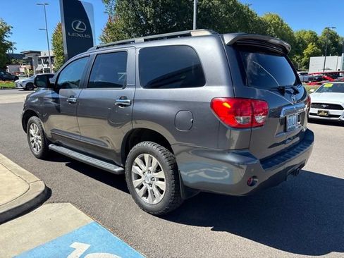 Used 2017 Toyota Sequoia Platinum AWD/4WD image 5