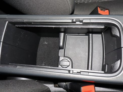 Used 2019 Dodge Journey SE image 26