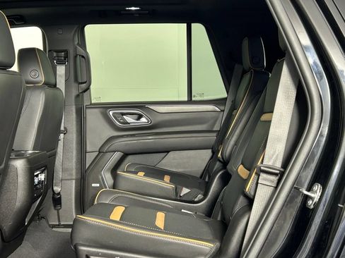 Used 2024 GMC Yukon AT4 w/ Technology Package AWD/4WD image 19