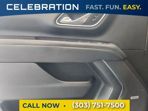 Used 2023 Chevrolet Suburban Premier image 7