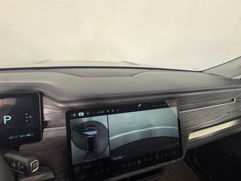 Used 2023 Rivian R1S Adventure AWD/4WD image 17