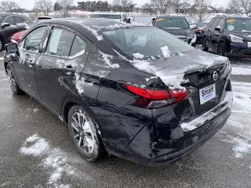 Used 2021 Nissan Versa SV image 12