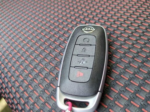 Used 2025 Nissan Kicks SR w/ SR Premium Package image 30