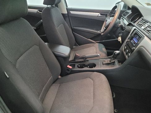 Used 2017 Volkswagen Passat 1.8T S FWD image 21
