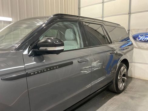 Used 2025 Lincoln Navigator L Black Label w/ Black Label Special Edition image 5