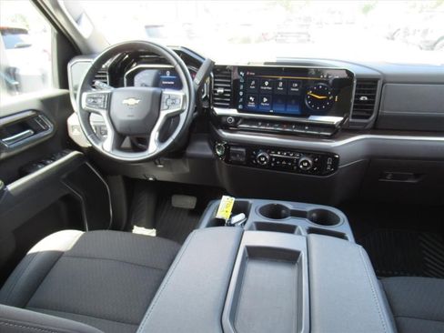 Certified 2025 Chevrolet Silverado 2500 LT w/ Convenience Package AWD/4WD image 13