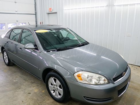 Used 2007 Chevrolet Impala LT FWD image 1