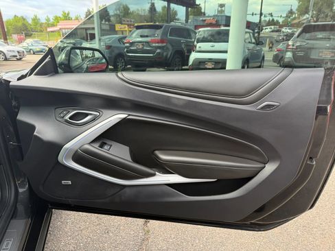 Used 2016 Chevrolet Camaro SS RWD image 17