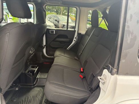 Used 2020 Jeep Wrangler Unlimited Sahara AWD/4WD image 20
