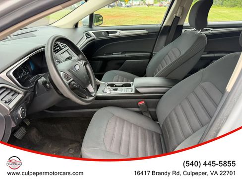 Used 2018 Ford Fusion SE FWD image 7