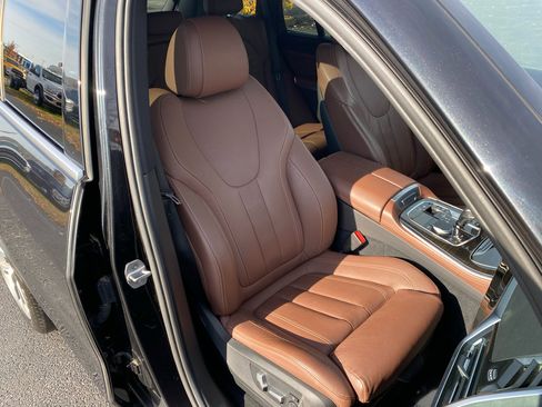 Used 2019 BMW X5 xDrive40i w/ Executive Package image 17