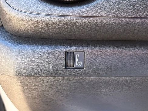 Used 2024 Chevrolet Colorado W/T image 22