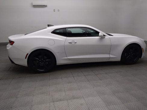 Used 2018 Chevrolet Camaro LT RWD image 10