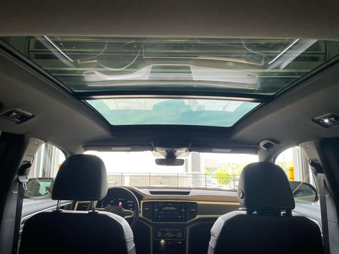 Used 2023 Volkswagen Atlas Cross Sport SEL Premium R-Line image 10