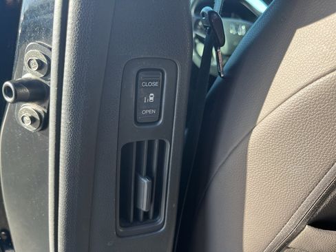 Used 2018 Honda Odyssey EX-L image 22