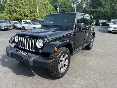 Used 2016 Jeep Wrangler Unlimited Sahara w/ Max Tow Package AWD/4WD image 7