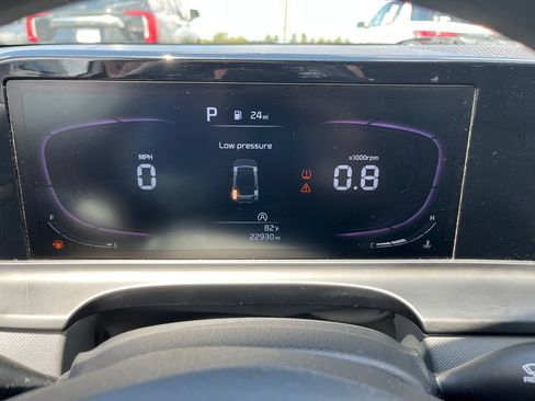 Used 2024 Kia Seltos LX AWD/4WD image 15