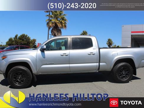 Used 2022 Toyota Tacoma SR5 RWD image 2