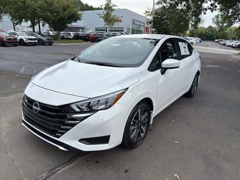 New 2025 Nissan Versa SV image 3
