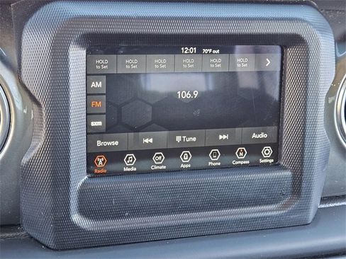 Used 2019 Jeep Wrangler Unlimited Sahara image 21