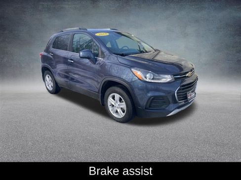 Used 2019 Chevrolet Trax LT w/ LT Convenience Package image 9