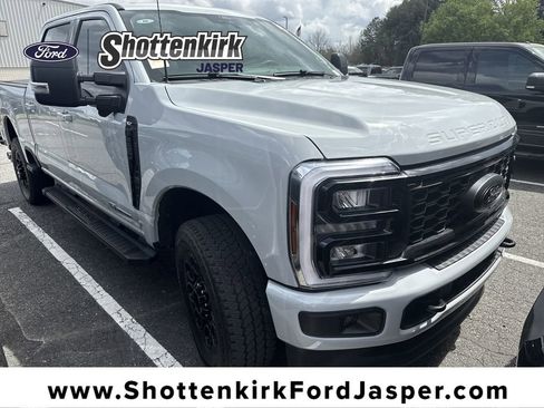 Used 2025 Ford F250 XLT w/ Black Appearance Package image 1