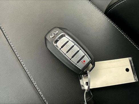 Certified 2025 INFINITI QX50 Luxe image 13