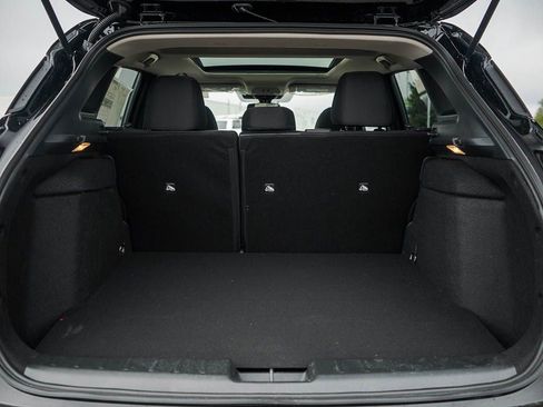 New 2026 Nissan Kicks SV w/ SV Premium Package image 8