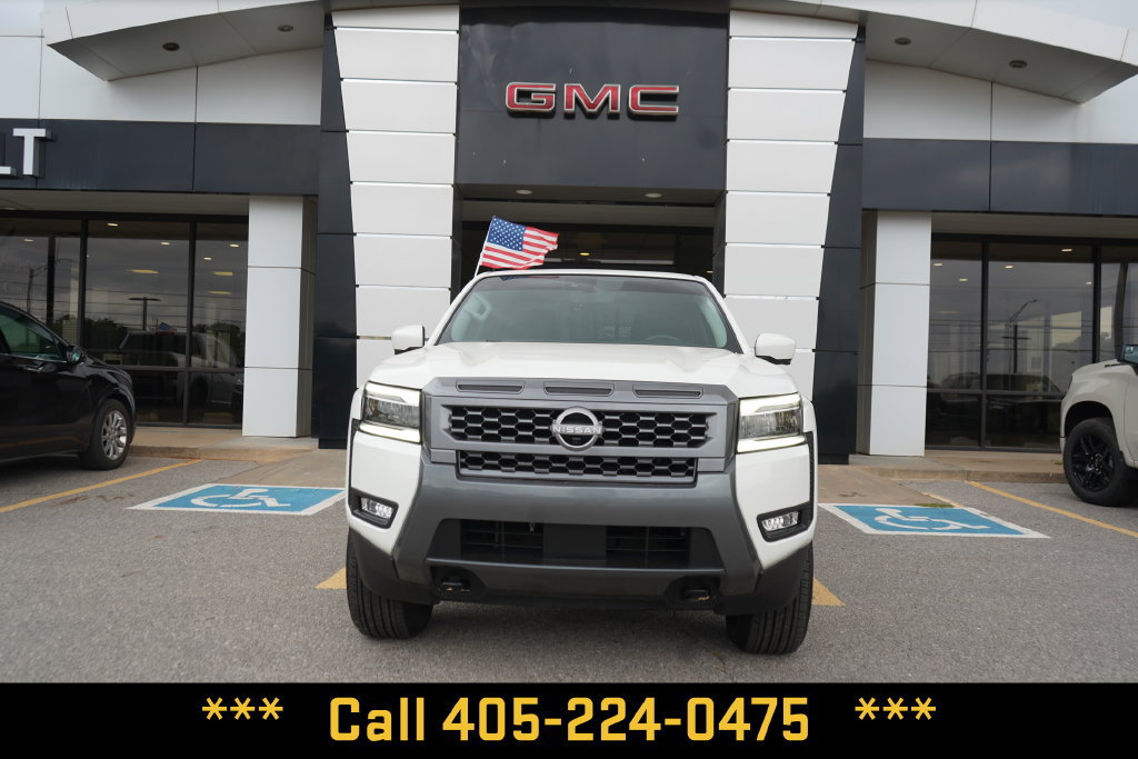 Used 2025 Nissan Frontier SL AWD/4WD image 3
