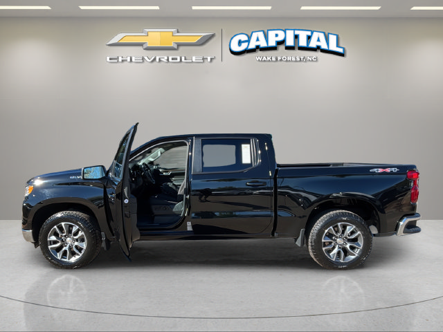 Used 2024 Chevrolet Silverado 1500 LT AWD/4WD image 9
