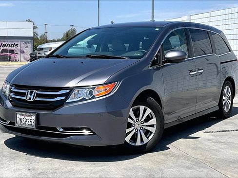 Used 2016 Honda Odyssey SE image 2