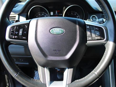 Used 2017 Land Rover Discovery Sport HSE image 10