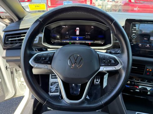 Used 2025 Volkswagen Jetta Sport FWD image 16