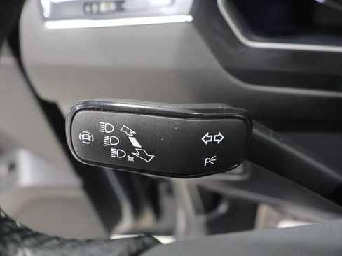 Used 2024 Volkswagen Tiguan SEL R-Line w/ MDO Package, Two-Row AWD/4WD image 40