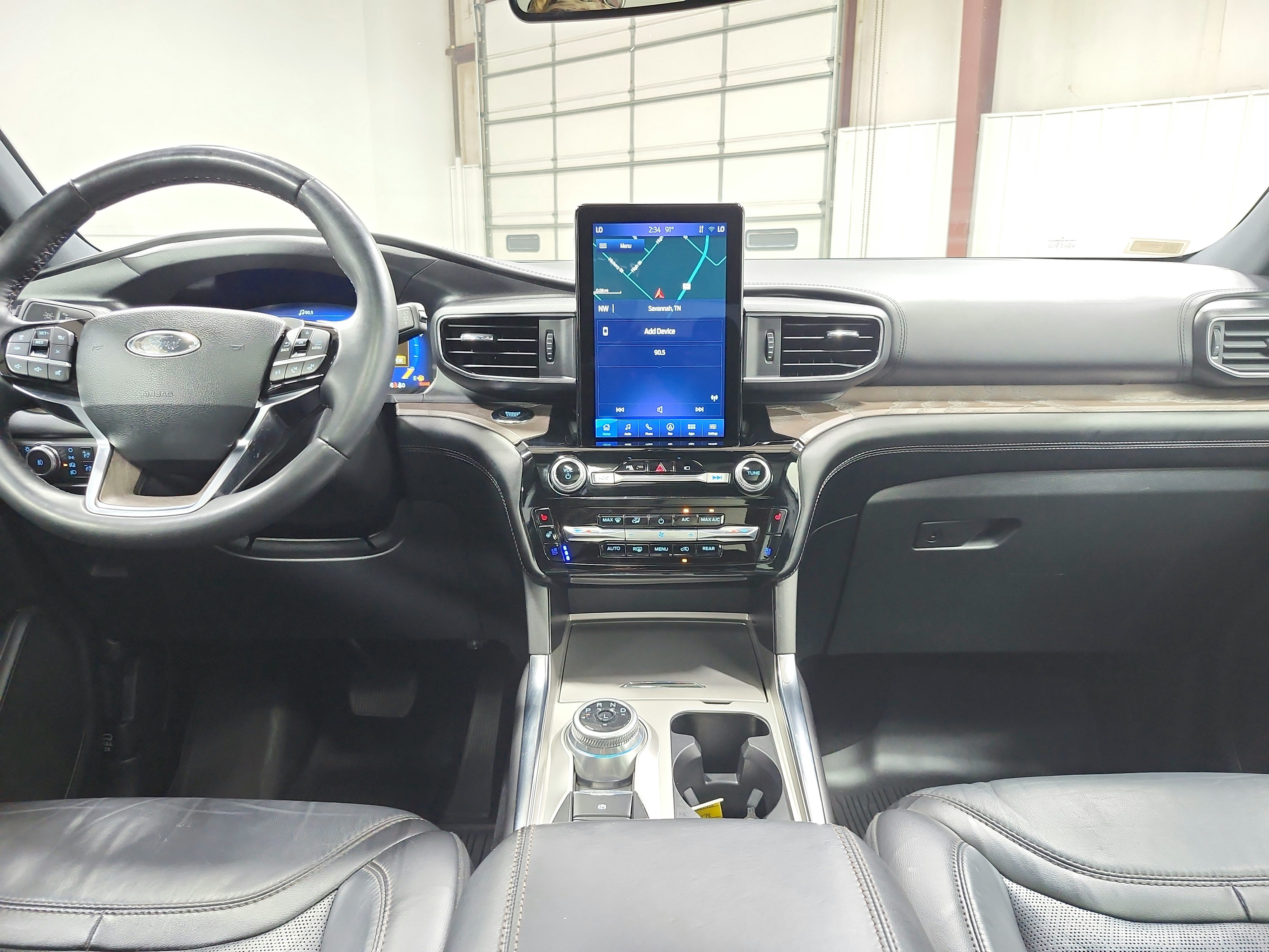 Used 2023 Ford Explorer Platinum w/ Technology Package AWD/4WD image 26