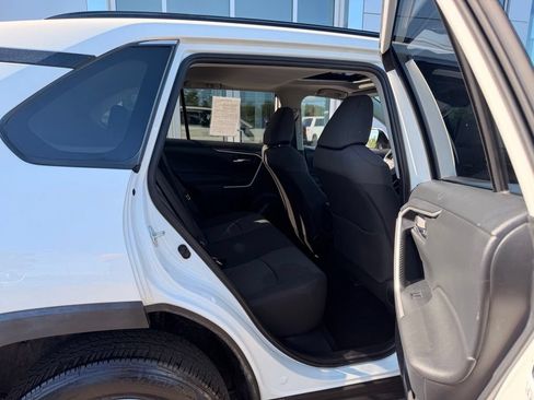 Used 2019 Toyota RAV4 XLE w/ Convenience Package AWD/4WD image 18
