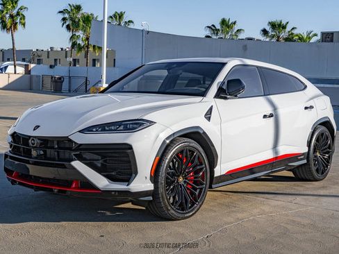 Used 2025 Lamborghini Urus SE AWD/4WD image 14
