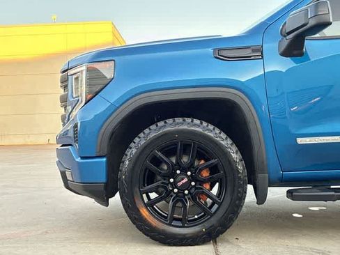 Used 2022 GMC Sierra 1500 Elevation w/ LPO, Elevation Black Package RWD image 14