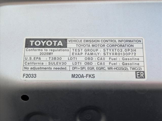 Used 2025 Toyota Corolla Cross LE FWD image 22